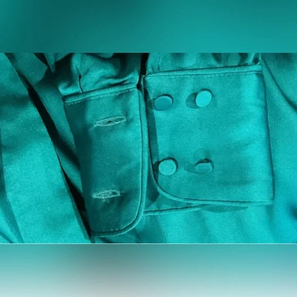 Chicos Satin Pleat Sleeve Shirt Button Up Blouse Bright Jade Green Sz 0 (S) NWT - Picture 6 of 9